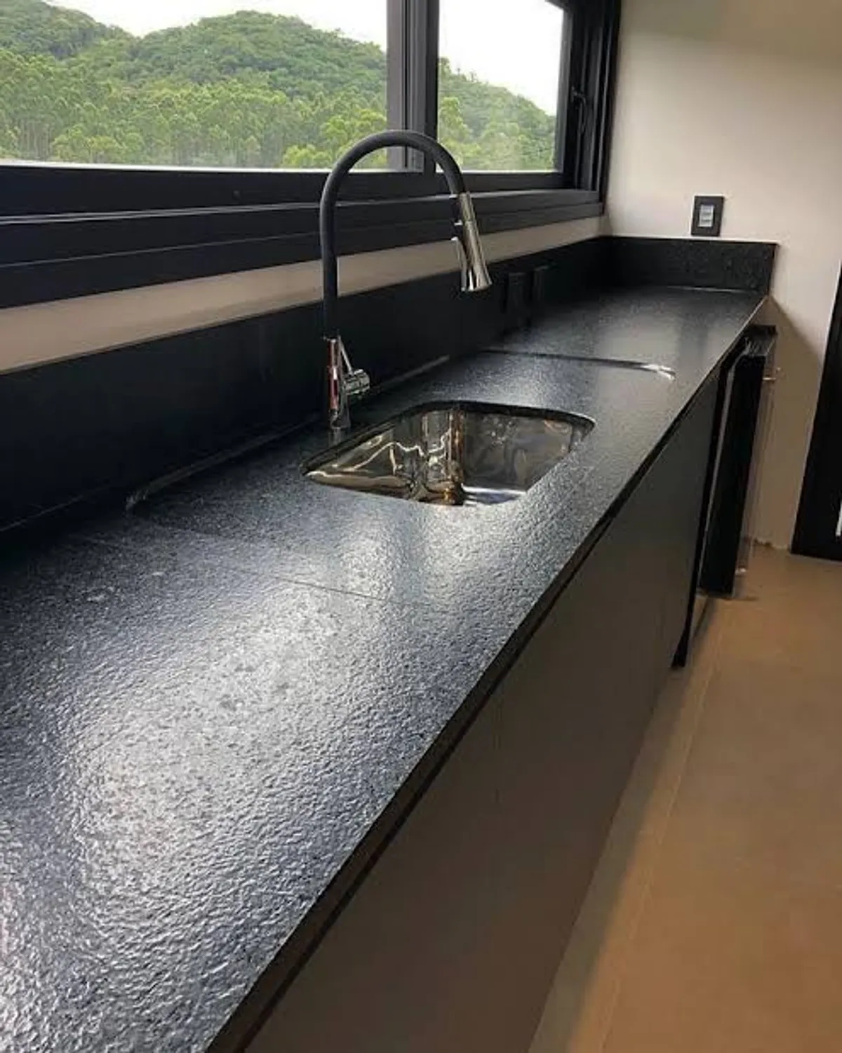 Preto São Gabriel aplicado em obra