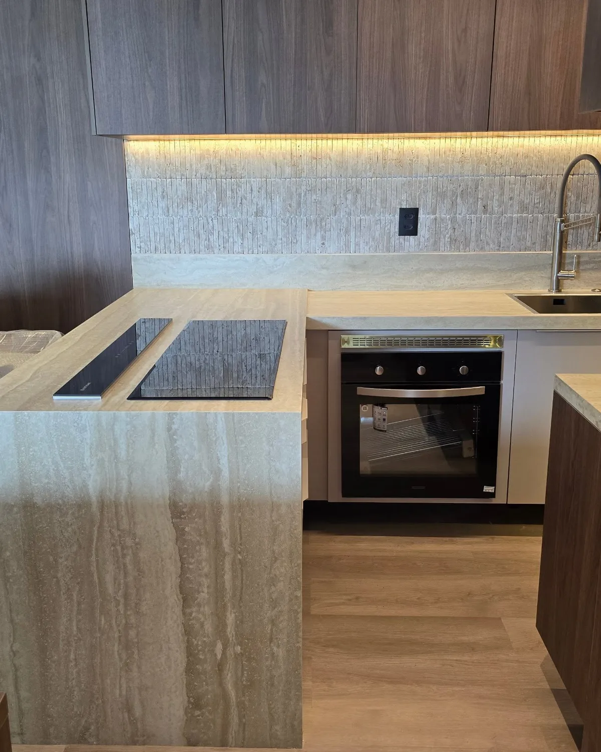 Travertino Romano aplicado em obra