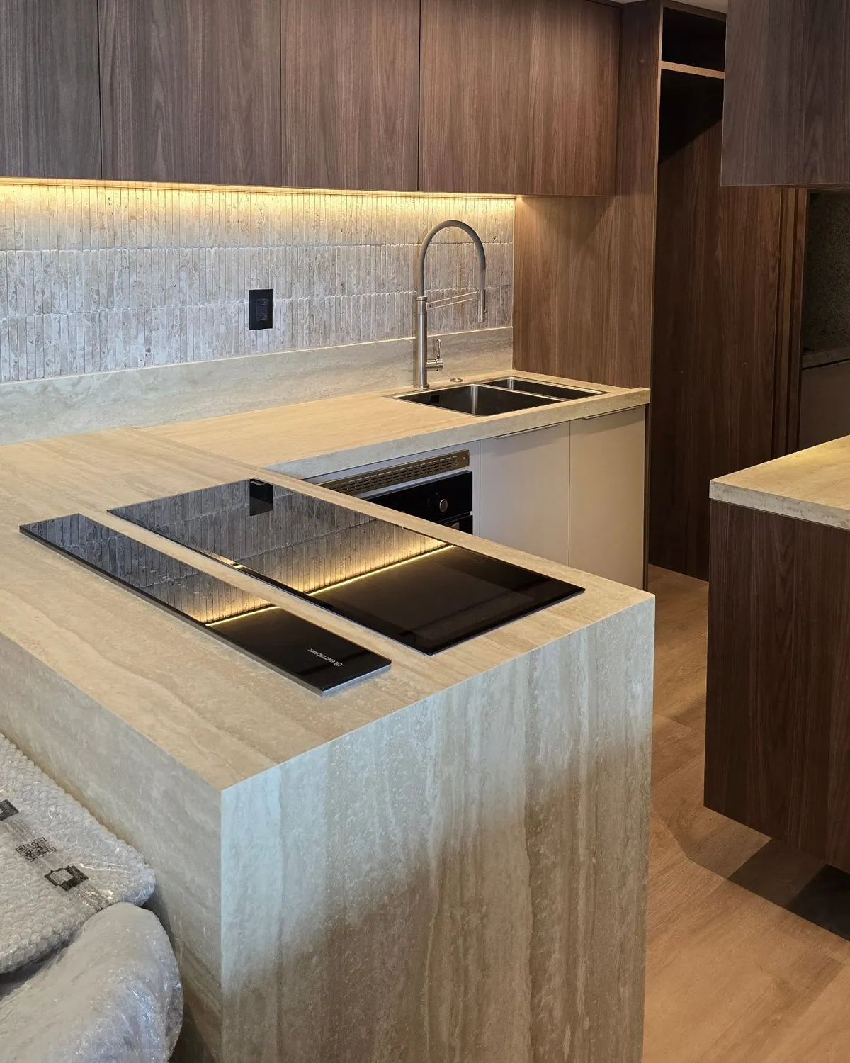 Travertino Romano aplicado em obra